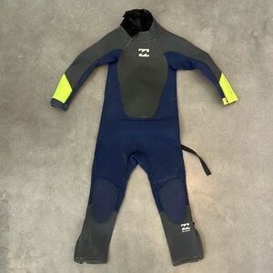 2T Billabong wetsuit.